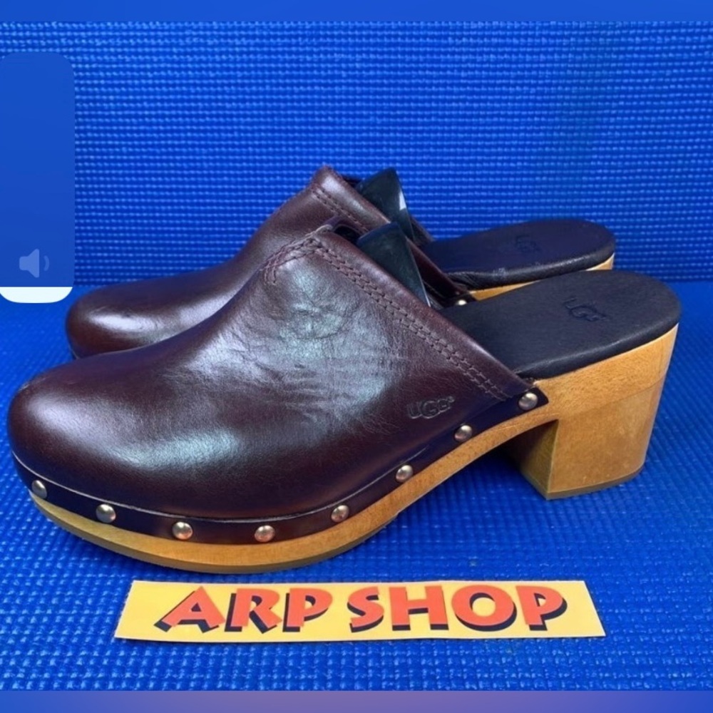 UGG KAY LEATHER STUDDED CLOGS Women`s Size 8 Brown S/N 1010202